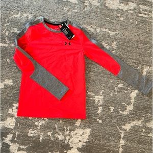 Under Armour Cold Gear Fitted Shirt, Youth XL, Red Long Sleeve Workout Top